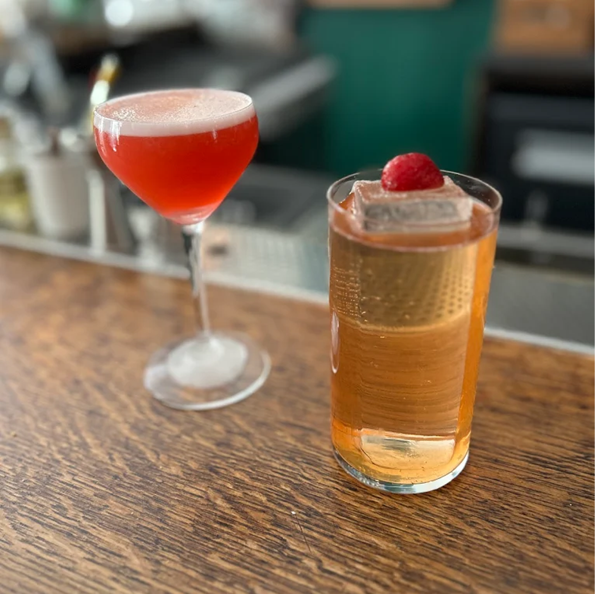 The Cambridge Public House Paris cocktail bar